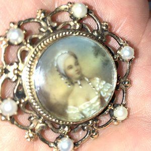 Vintage 14k Gold Hand Painted Cameo Miniature Portrait Pendant w/ Pearls
